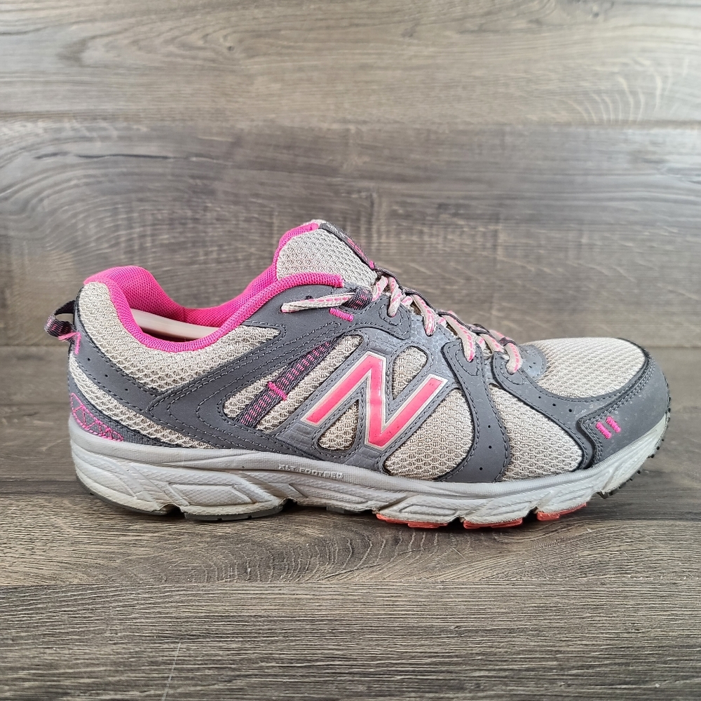 New Balance 402 Womens Running Shoes Gray/Pink 10